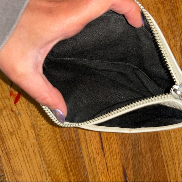 Small coach purse! - Picture 5 of 7